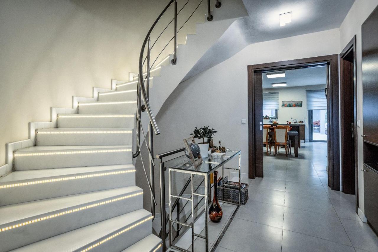 Luxury Hestia Grey With Private Pool